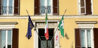 Minaccia di morte sindaco e dipendenti comunali dai quali si presenta armato: arrestato un 59enne di Marcaria