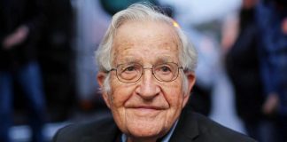 Noam Chomsky dimesso da ospedale di San Paolo in Brasile