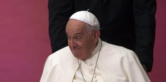 Papa in incontro a porte chiuse con i parroci torna su “frociaggine”