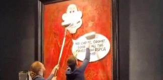 Vandalizzato il ritratto ufficiale di re Carlo, il blitz di Animal Rising