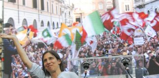 Centrosinistra, la piazza invoca unità. Schlein: “Basta divisioni, ora compatti”