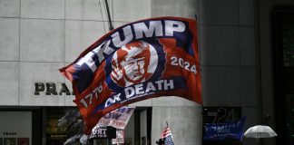 Trump, è caccia agli indirizzi dei giurati dopo la condanna: “Dobbiamo spingerli al suicidio”