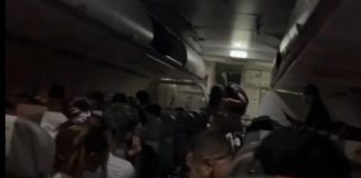 Volo Fiumicino-Olbia in ritardo di 3 ore: protesta passeggeri, alcuni scendono