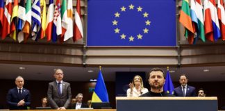 Ucraina, Ue apre a negoziati di adesione. Contatti Usa-Russia