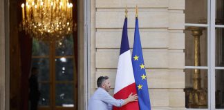 Francia, Ue avanti con nomine: Le Pen avanza ma non sfonda