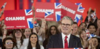 In Gran Bretagna trionfano i laburisti, Starmer sarà premier