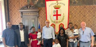 Caprini ha accolto in Comune l’Ong Pobic e tre bambine ugandesi operate al cuore