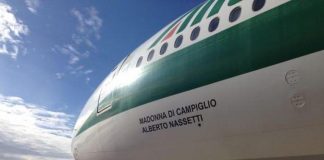 In vendita Boeing Alitalia intitolato a pilota morto in servizio: “Lo compri lo Stato”