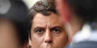 Elezioni Francia, Attal: “Dopo il ballottaggio sarà al potere o l’estrema destra o il Parlamento”