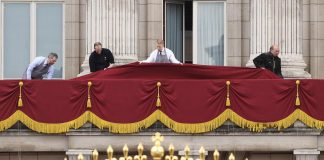Buckingham Palace apre ai visitatori la sala dell’iconico balcone