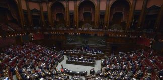 Camera, ok a mozione maggioranza su Palestina: “Soluzione due Stati”