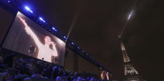Parigi 2024, Celine Dion incanta: il mitico ritorno dopo la malattia – Video