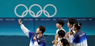 Parigi 2024, selfie olimpico tra atleti della Corea del Nord e del Sud diventa virale