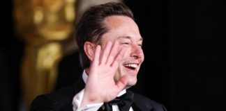 Elon Musk pronto a donare 45 milioni di dollari al mese a gruppo di sostegno Trump
