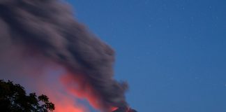 Etna, nuova eruzione: nube cenere alta 5 km