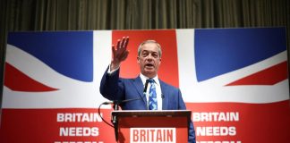 Elezioni Gran Bretagna, Nigel Farage: ora Mr Brexit vuole una ‘rivolta politica’ nel Paese