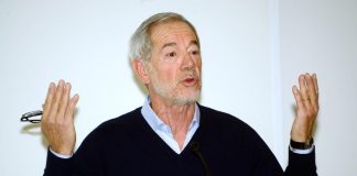 Bertolaso parla di ‘razza italica’, poi, si scusa: “Era una battuta”
