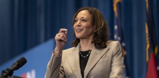 La ‘pioniera’ Kamala Harris, chi è la vice di Biden che potrebbe diventare presidente