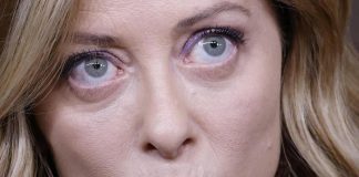 Giornalista La Stampa aggredito a Torino, Meloni: “Inaccettabile atto di violenza”