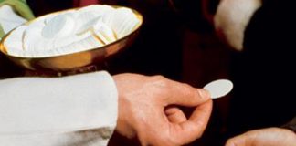 Sacerdote produce metanfetamina in casa, arrestato