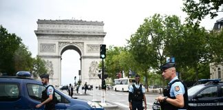 Sabotate in Francia reti fibra ottica, coinvolti 6 dipartimenti: salva Parigi