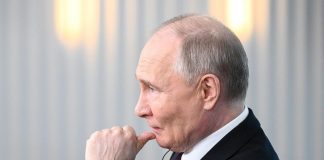 Biden ritira candidatura, Putin osserva e aspetta: “Vediamo che succede”