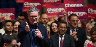 Elezioni Regno Unito, trionfo Laburisti: Starmer stravince
