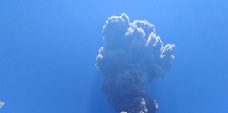 Vulcano Stromboli, oggi nuova esplosione: sull’isola una nube e cenere