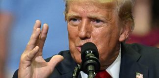Trump: “Biden non ha il covid, oggi dimenticherà di essersi ritirato”