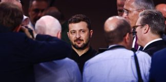 Ucraina, Zelensky e l’apertura alla Russia: svolta del leader di Kiev? L’analisi