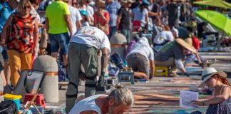 Al via la Fiera delle Grazie. Sul sagrato 135 Madonnari da 14 Paesi diversi
