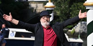 Venezia 81, il giorno di Gianni Amelio: primo italiano in concorso con ‘Campo di battaglia’
