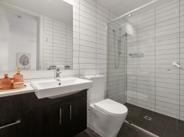 Come progettare un bagno moderno: soluzioni di arredo e sanitari per un look contemporaneo