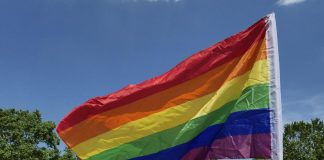 Viterbo, la denuncia di Arcigay: “Due ragazze trans aggredite dal branco”