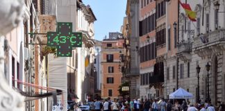 Ferragosto da bollino rosso, oggi caldo record in 21 città: domani saranno 16