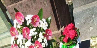 Cossiga, l’omaggio della famiglia al cimitero di Sassari