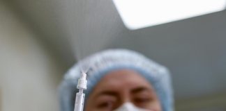 Covid, vaccino nasale blocca contagio: speranza anche contro l’aviaria