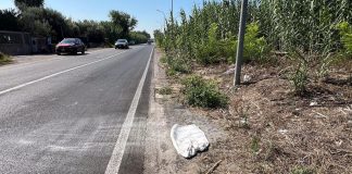 Bimba morta a Giugliano, viaggiavano in 4 su una Smart: denunciata anche la madre