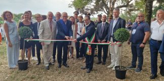 Taglio del nastro e benedizione alla Fiera delle Grazie. Poi il diluvio rovina la festa