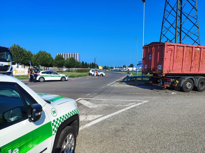 incidente-auto-camion-tea-valdaro-2