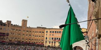 Palio Siena, annullato per maltempo: rinvio a domani