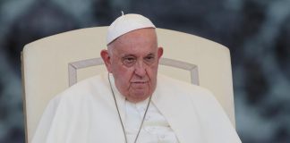 Papa all’Angelus: “Basta guerra in Medio Oriente”