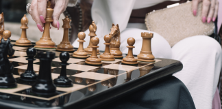 Russia, avvelena l’avversaria durante il torneo di scacchi: “Era stata scortese”