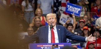 Trump: “Folla di sostenitori per Harris? Fake news creata con intelligenza artificiale”