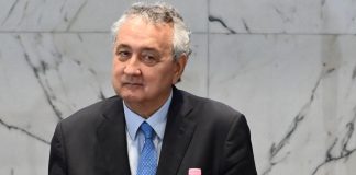 Barelli rieletto presidente della Federnuoto