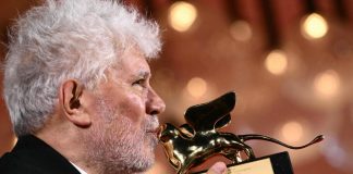 Venezia 81, Almodovar: “Adesso non potrò più vivere senza Leone d’Oro”