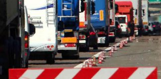 Scontro tra due auto su A1, un morto