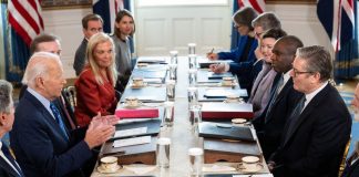 Ucraina-Russia, Biden e Starmer ribadiscono sostegno a Kiev. Nuovo scambio di prigionieri
