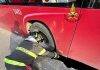 Roma, bus finisce in voragine davanti al parco della Caffarella: stop al traffico