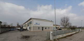 Cade dal tetto mentre lavora e fa un volo di 8 metri. 44enne grave al Carlo Poma